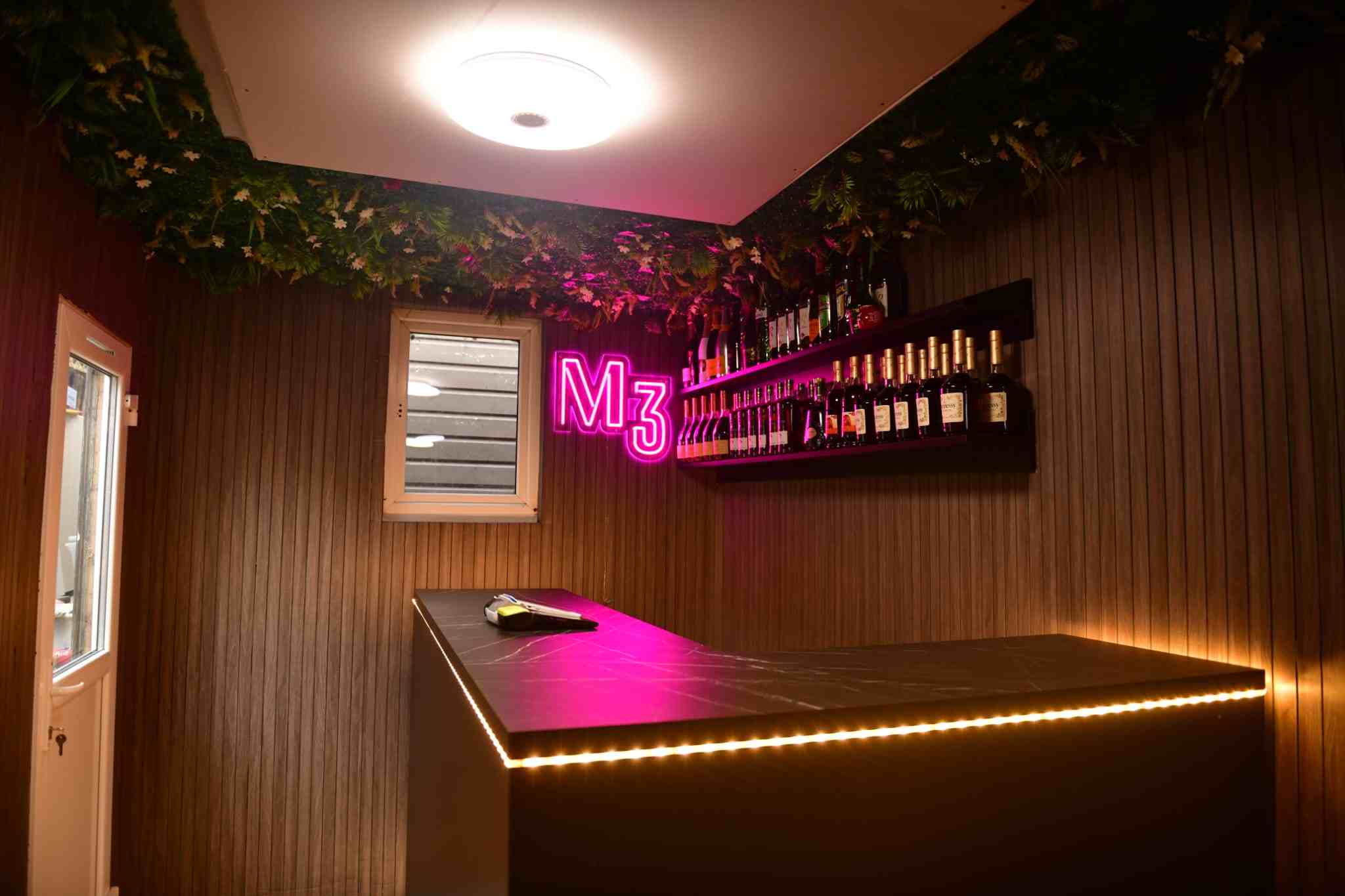 M3 Lounge - interior
